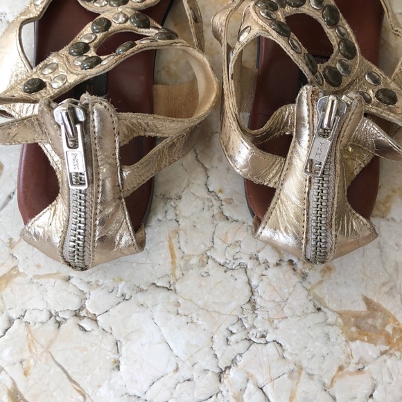 Steven by Steve Madden sandals, size 6 gold - Picture 6 of 6